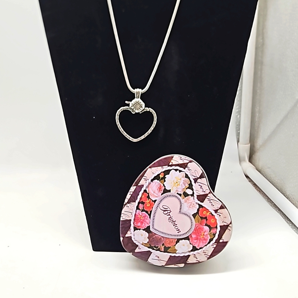 Brighton charm holder and tin